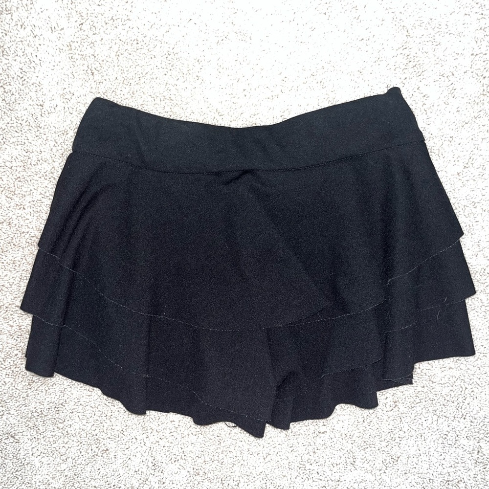 Black flowy skirt / skort